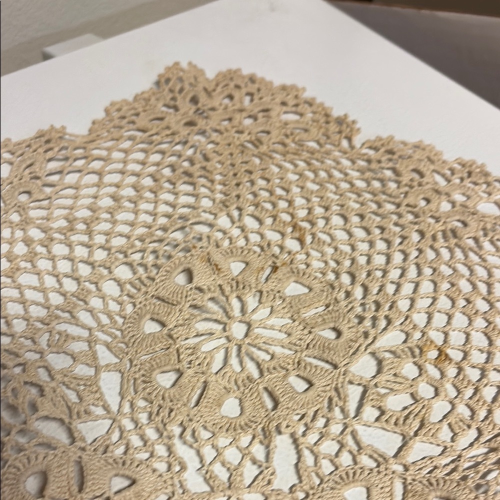 Vintage Crochet Doilies Set in Cream Set of 8 - Picture 11 of 16